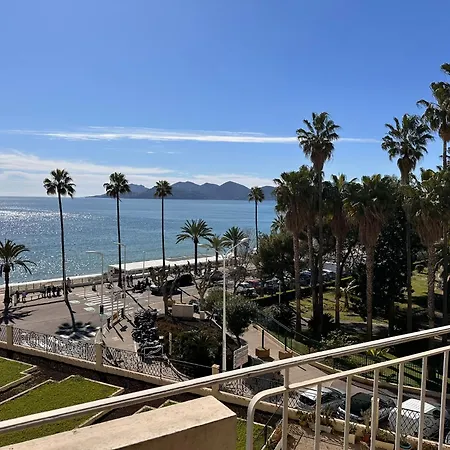 One Bedroom In With A Balcony And Great Sea Views - 821 * Cannes