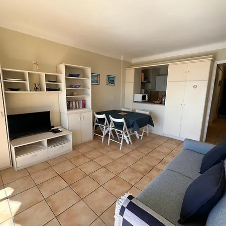One Bedroom In With A Balcony And Great Sea Views - 821 Apartment Cannes